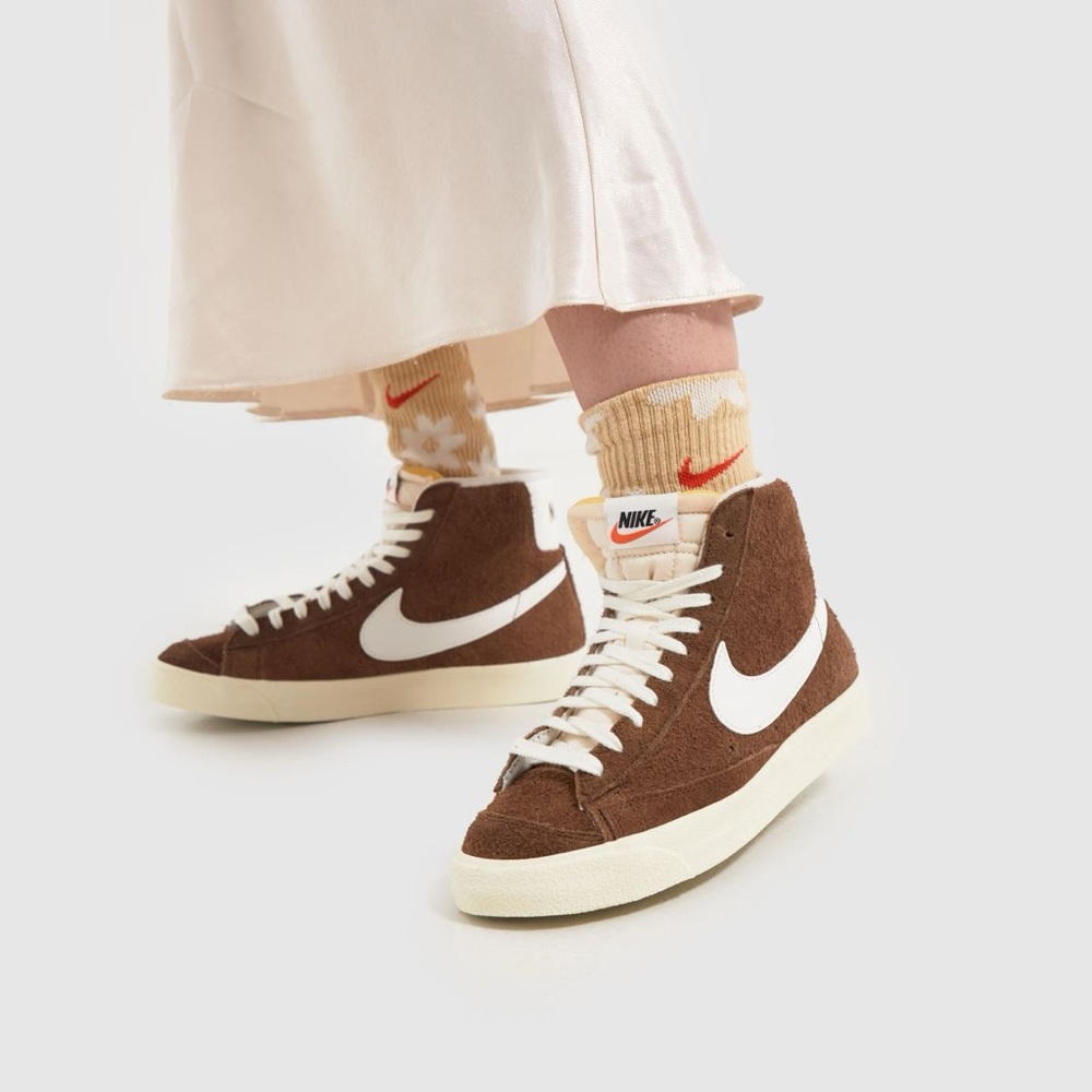 Nike Blazer Mid '77 sneakers in vintage brown